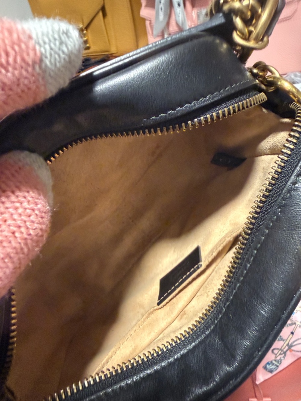 Gucci Black Leather Chevron Matelassé Crossbody with Gold GG - Picture 17 of 17